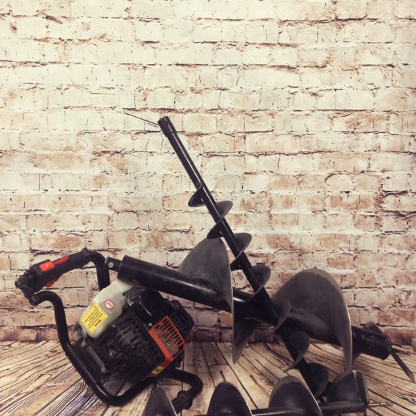 Erdlochbohrer / Erdbohrer / Pfahlbohrer